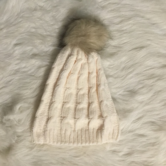 Micro Velvet Pom Hat - Picture 3 of 5